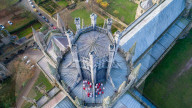 PEOPLE - Chorsänger treten auf dem Dach der Ely Cathedral, Cambridgeshire, auf