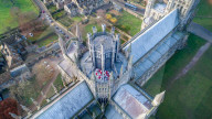 PEOPLE - Chorsänger treten auf dem Dach der Ely Cathedral, Cambridgeshire, auf