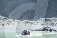 NEWS - Mindestens fünf Tote: Touristen von Vulkanausbruch auf White Island überrascht