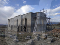 FEATURE - Kirche von Zhrebchevo in Bulgarien wird nach Austrocknung des Stausees restauriert