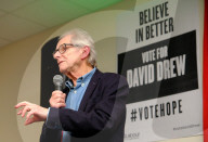 NEWS - GB Wahlen: Filmregisseur Ken Loach unterstützt Labour-Kandidaten