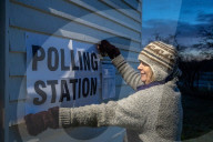 NEWS - GB Wahlen: Wahllokal im ländlichen Suffolk