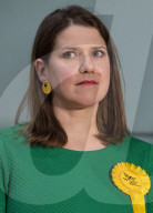 NEWS - GB Wahlen: Liberaldemokraten-Chefin Joe Swinson verliert ihren Parlamentsstitz