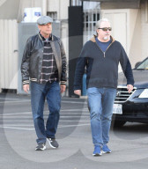PREMIUM EXCLUSIVE Bruce Willis Rocks Plaid Shirt and Cabbie Hat For His Christmas Shopping Spree