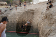 NEWS - Irak: Kinder baden im Fluss in Tal Afar, ehemaliger IS-Hochburg