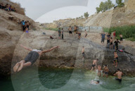 NEWS - Irak: Kinder baden im Fluss in Tal Afar, ehemaliger IS-Hochburg