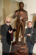 PEOPLE - Eine Bronzestatue als Geschenk: Heino feiert seinen 81. Geburtstag in Bad Münstereifel