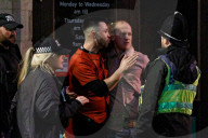 NEWS - Grossbritannien: Angeheiterte und betrunkene Partygänger am "Black Friday" vor Weihnachten