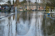 NEWS - GB: Die Themse führt Hochwasser