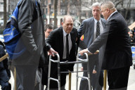 PEOPLE - Harvey Weinstein erscheint mit Gehhilfe zum Prozess in NYC
