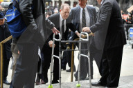 PEOPLE - Harvey Weinstein erscheint mit Gehhilfe zum Prozess in NYC