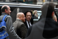 PEOPLE - Harvey Weinstein erscheint mit Gehhilfe zum Prozess in NYC