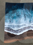 FEATURE - Ferienfeeling: Holztisch mit Brandung