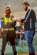 FEATURE -  Pappkamerad: In Schiedam stehen Abbilder des Gemeindepolizisten Alex Glijn zur Abschreckung in Geschäften