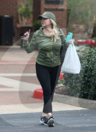 Heather Locklear steps out in casual attire for lunch with a friend in Los Angeles