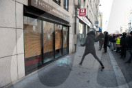 NEWS - Paris: Zerstörung von Schaufenstern in der Rue de Lyon in Paris