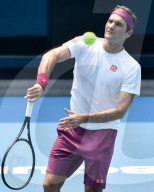SPORT - Roger Federer trainiert  vor dem Start des Australian Open Grand Slam Tennisturniers in Melbourne