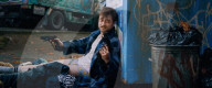 PEOPLE - Daniel Radcliffe in einem Clip aus neuem Film "Guns Akimbo", mit angeschraubten Pistolen an seinen Händen.