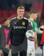 SPORT - Bundesliga: Dortmund-Neuling Erling Haaland trifft dreimal gegen Augsburg