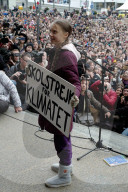 NEWS - Lausanne: Greta Thunberg demonstriert mit der Schweizer Klima-Jugend