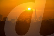 FEATURE -  Gorgeous: Sonnenaufgang in London
