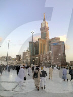 NEWS -  Muslimische Pilger beten in der Moschee in Medina