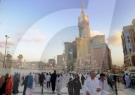 NEWS -  Muslimische Pilger beten in der Moschee in Medina