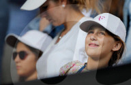 PEOPLE - Töchter von Roger Federer mit Mutter Mirka am Viertelfinalspiel