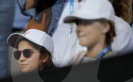 PEOPLE - Töchter von Roger Federer mit Mutter Mirka am Viertelfinalspiel