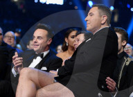 PEOPLE - David Walliams moderiert ohne Hosen die National Television Awards in London