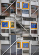 NEWS - Brexit: EU-Flaggen an den Fenstern des schottischen Parlaments