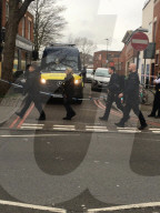 NEWS - Terroverdacht - Polizei in London schiesst auf Messerangreifer