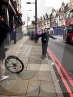 NEWS - Terroverdacht - Polizei in London schiesst auf Messerangreifer