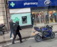 NEWS - Terrorattacke in London: Polizisten in Zivil am Tatort in der Stratham High Road