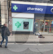 NEWS - Terrorattacke in London: Polizisten in Zivil am Tatort in der Stratham High Road
