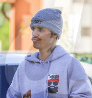 PREMIUM EXCLUSIVE Justin Bieber Honors Kobe Bryant With 24 Wristband
