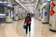 NEWS - Coronavirus: Alltag in Pekings U-Bahn