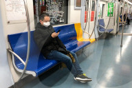 NEWS - Coronavirus: Alltag in Pekings U-Bahn