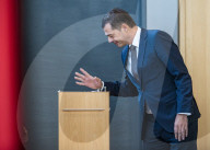 NEWS - FDP-Politiker Kemmerich überraschend als Ministerpräsident in Thüringen gewählt