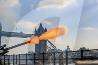 ROYALS - London: Salutschüsse zu Ehren des 68. Jahrestags der Thronbesteigung von Queen Elizabeth