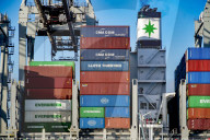 NEWS -  Industrie im Rotterdamer Hafen