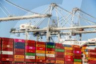 NEWS -  Industrie im Rotterdamer Hafen