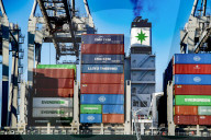 NEWS -  Industrie im Rotterdamer Hafen