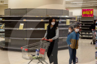 NEWS - Coronavirus: Leere Supermarktregale in Hongkong