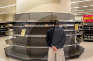 NEWS - Coronavirus: Leere Supermarktregale in Hongkong