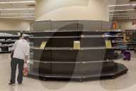 NEWS - Coronavirus: Leere Supermarktregale in Hongkong
