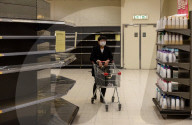 NEWS - Coronavirus: Leere Supermarktregale in Hongkong
