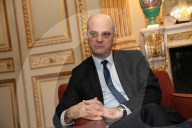 PORTRAIT - Französicher Bildungsminister Jean-Michel Blanquer in seinem Büro
