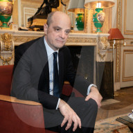 PORTRAIT - Französicher Bildungsminister Jean-Michel Blanquer in seinem Büro