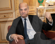 PORTRAIT - Französicher Bildungsminister Jean-Michel Blanquer in seinem Büro
